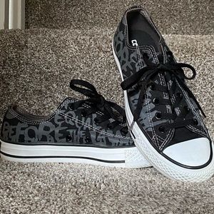 Converse All Star Men’s size 7 Black Before the Law Sneaker Shoes- Worn once!